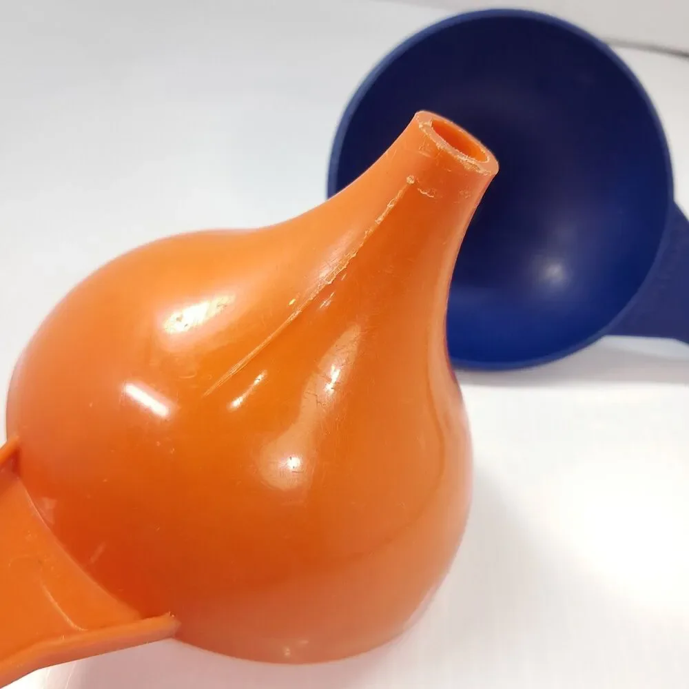 Tupperware vintage funnel